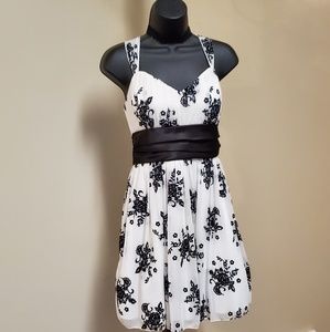 💖NWOT💖 Trixie B&W Junior Dress